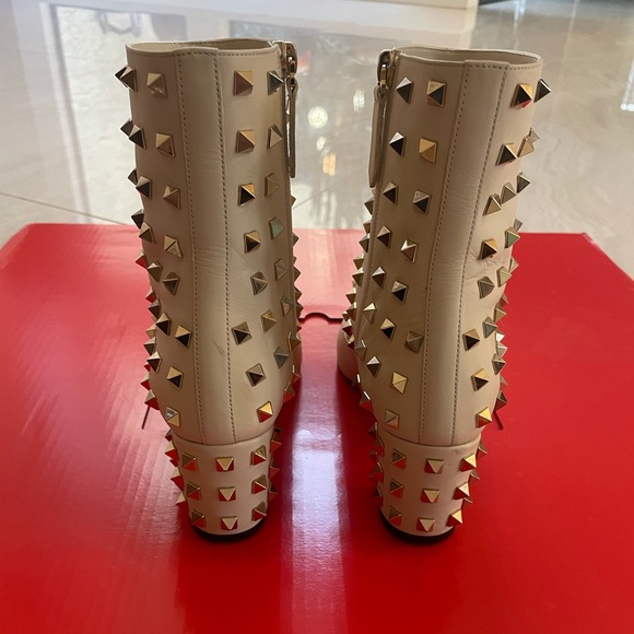 💯Auth VALENTINO GARAVANI Gold Studded Ankle Boots Excellent Condition Sz8 - Picture 5 of 13